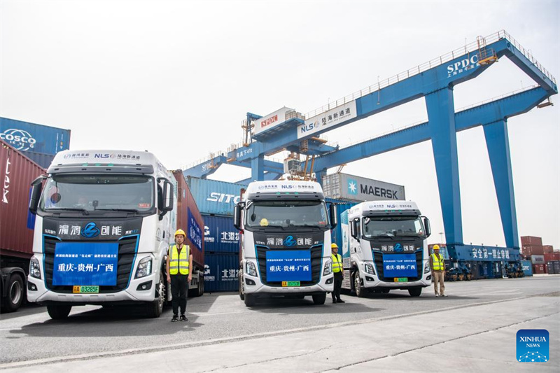 China lança primeira rota inter-regional para caminhões movidos a hidrogênio