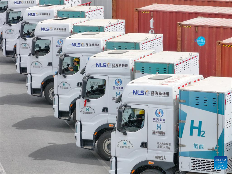 China lança primeira rota inter-regional para caminhões movidos a hidrogênio