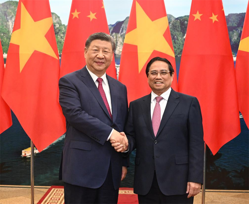 Xi Jinping pede à China e ao Vietnã que se oponham ao hegemonismo, unilateralismo e protecionismo