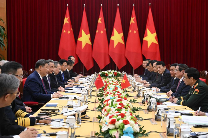 Xi Jinping pede à China e ao Vietnã que se oponham ao hegemonismo, unilateralismo e protecionismo