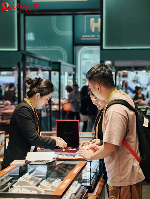 Hainan: Exposição Internacional de Produtos de Consumo da China funde tradição com modernidade
