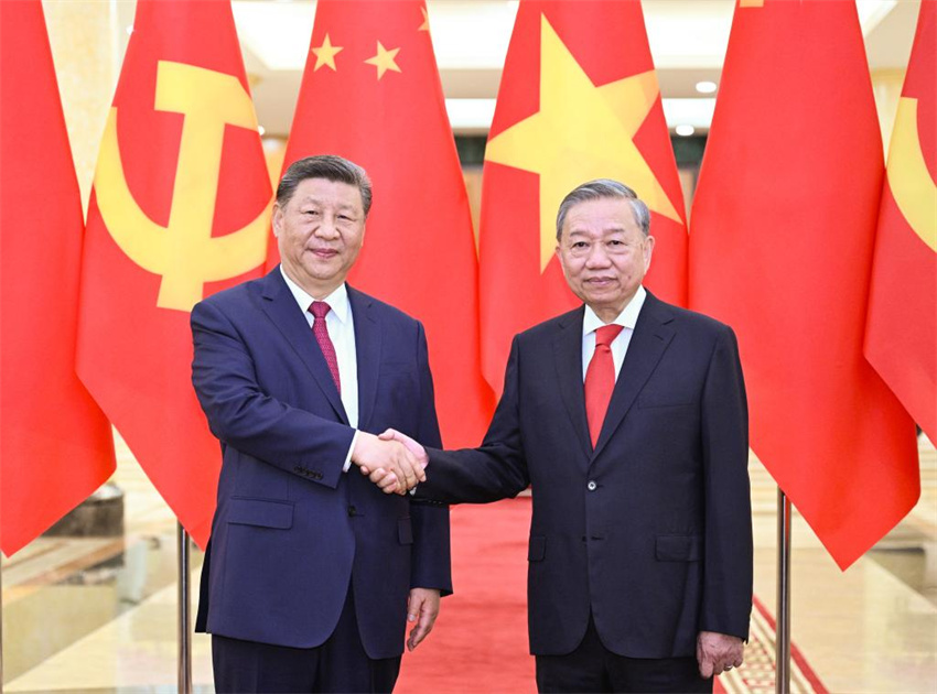 Xi Jinping pede aprofundamento da construção da comunidade China-Vietnã com futuro compartilhado