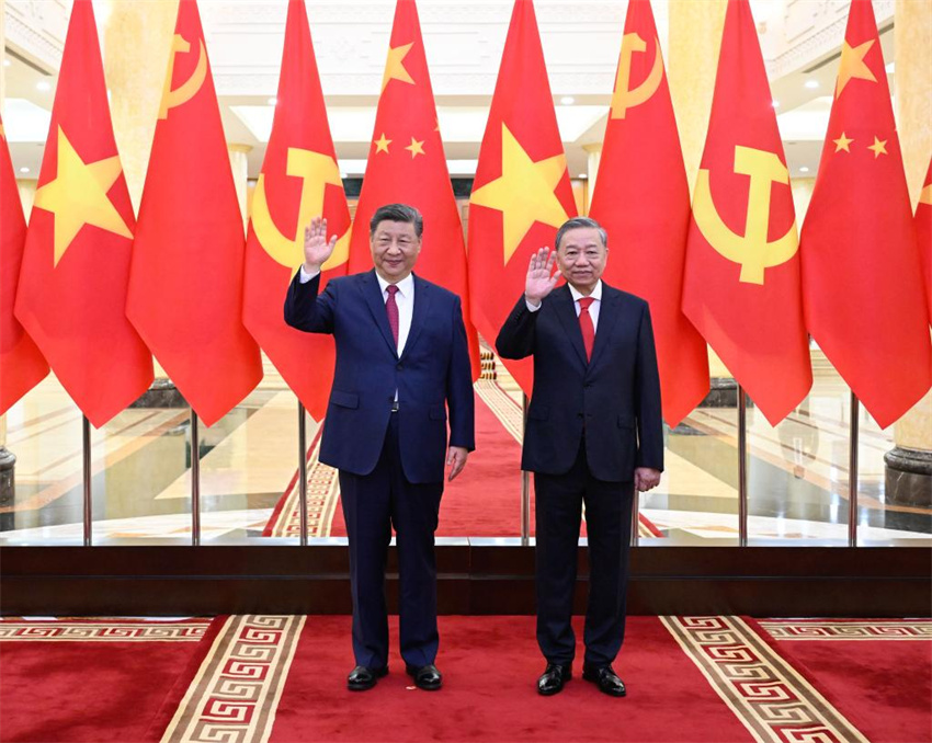 Xi Jinping pede aprofundamento da construção da comunidade China-Vietnã com futuro compartilhado