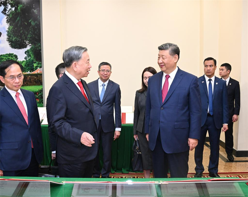 Xi Jinping pede aprofundamento da construção da comunidade China-Vietnã com futuro compartilhado