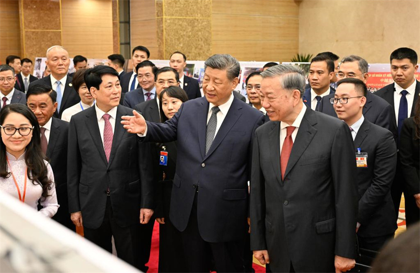Xi Jinping diz que relações China-Vietnã estão enraizadas, sustentadas e empoderadas pelos povos