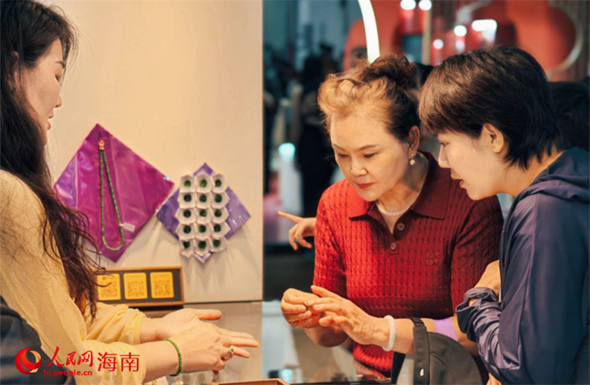 5ª Exposição Internacional de Produtos de Consumo da China abre ao público em Haikou