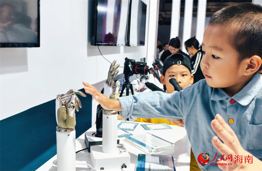5ª Exposição Internacional de Produtos de Consumo da China abre ao público em Haikou