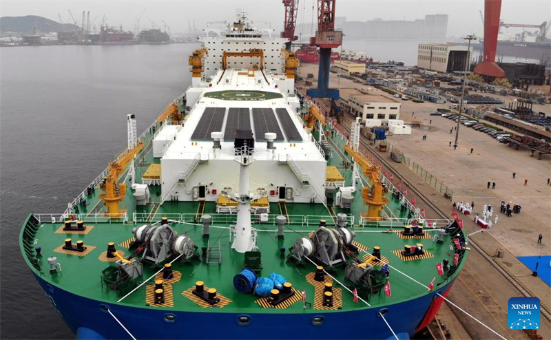 Embarcação inteligente para aquicultura em alto mar comissionada em Qingdao