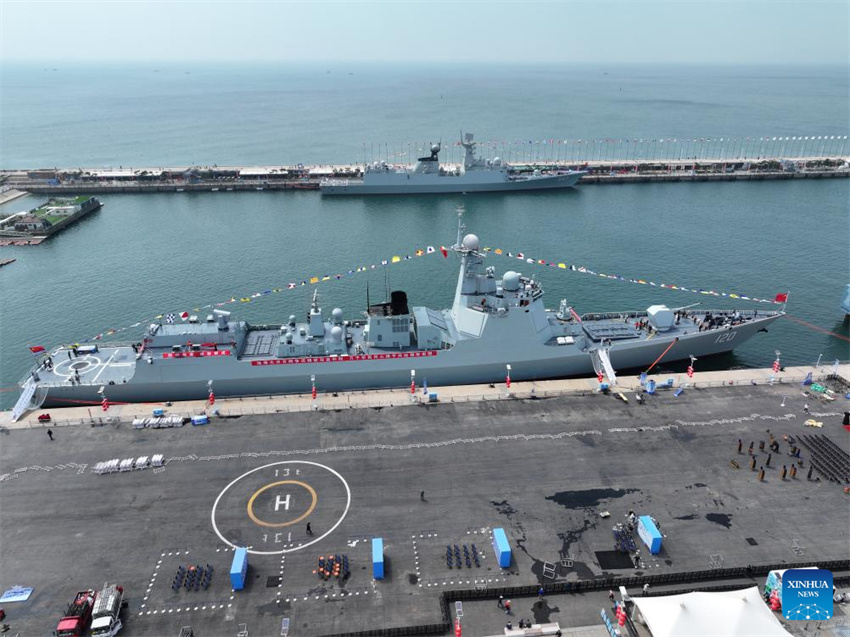 Marinha do Exército de Libertação Popular da China comemora seu 76º aniversário