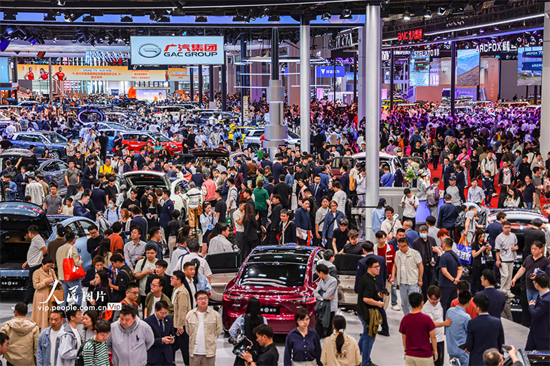 Salão do Automóvel de Shanghai atinge pico diário de 150 mil visitantes