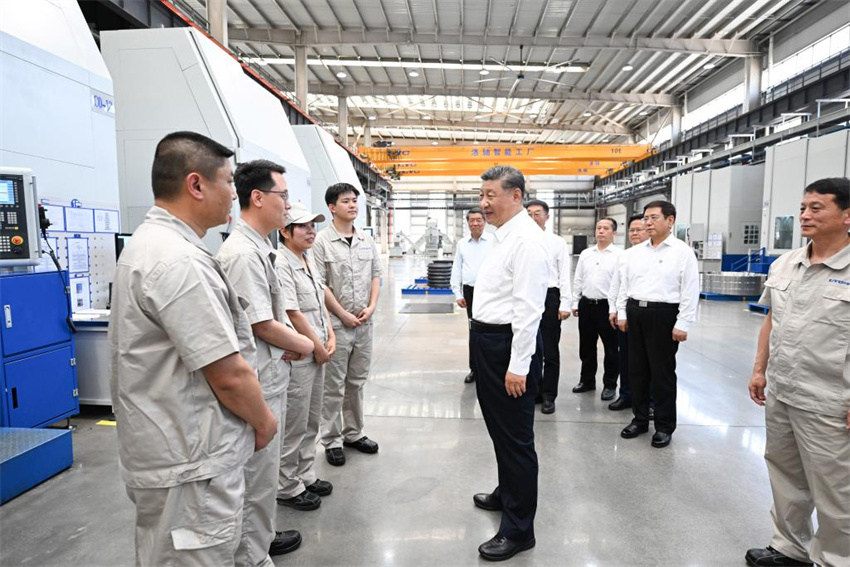 Xi Jinping inspeciona a cidade de Luoyang, no centro da China