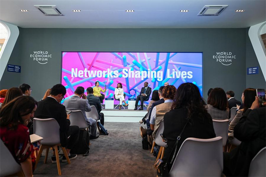 Fórum Davos de Verão de 2025 começa em Tianjin, no norte da China