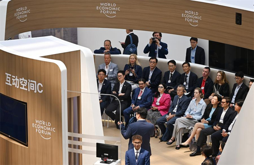 Fórum Davos de Verão de 2025 começa em Tianjin, no norte da China
