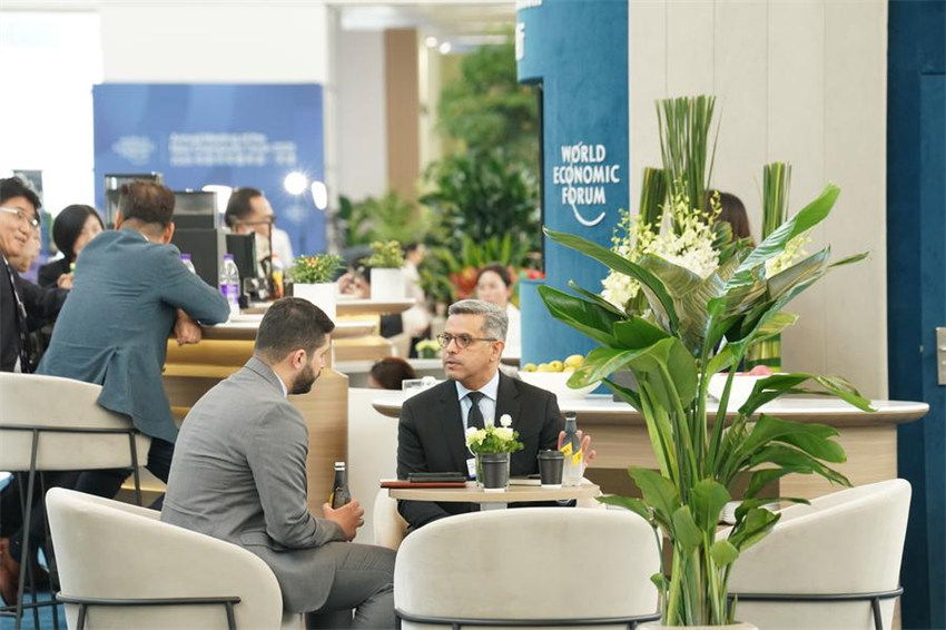 Fórum Davos de Verão de 2025 começa em Tianjin, no norte da China