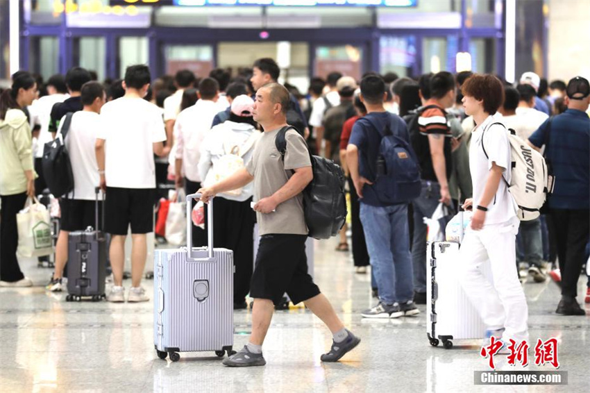 Transporte ferroviário chinês de verão inicia com estimativa de 953 milhões de passageiros