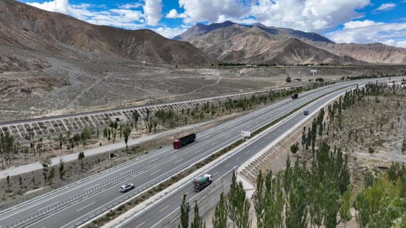 Rede de transporte abrangente impulsiona desenvolvimento em Xizang