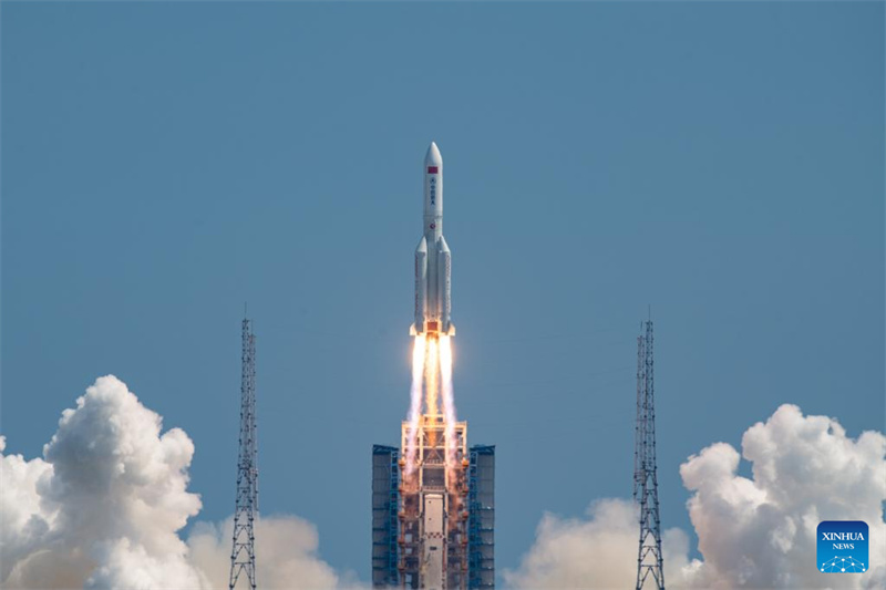 China lança novo grupo de satélites de internet
