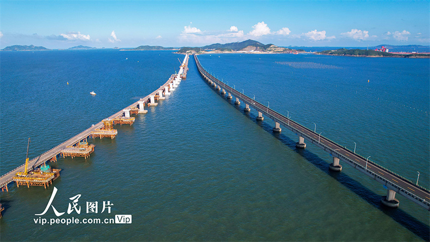 Construção da ponte transmarítima segue a todo vapor em Zhejiang, leste da China