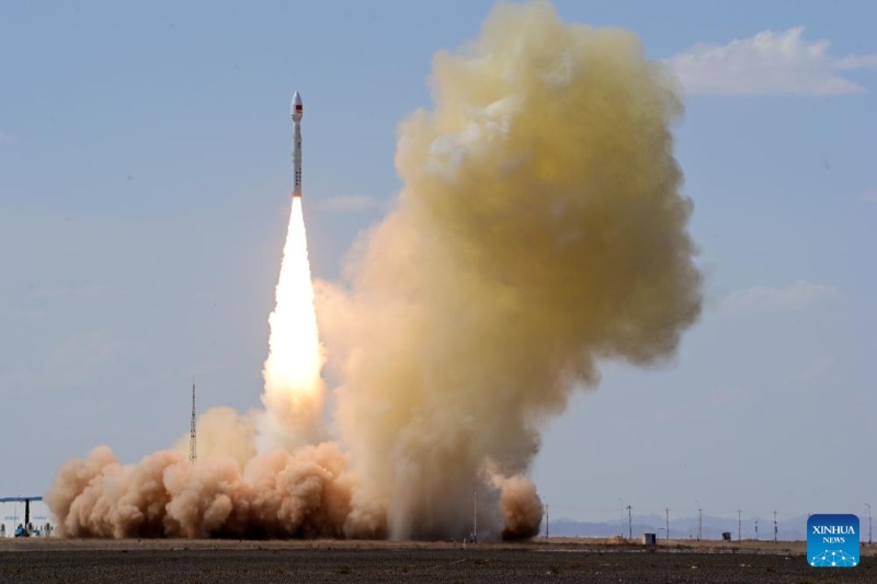 Foguete Lijian-1, da China, lança sete satélites