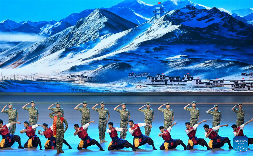 Gala em Lhasa celebra 60º aniversário de fundação da Região Autônoma de Xizang