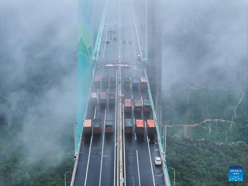 Construção da ponte mais alta do mundo inicia importantes testes de carga no sudoeste da China