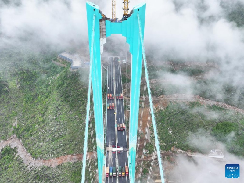 Construção da ponte mais alta do mundo inicia importantes testes de carga no sudoeste da China