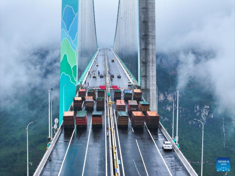 Construção da ponte mais alta do mundo inicia importantes testes de carga no sudoeste da China
