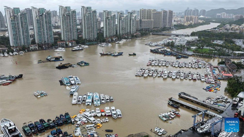 Tufão Kajiki passa por província de Hainan afetando mais de 100.000 pessoas