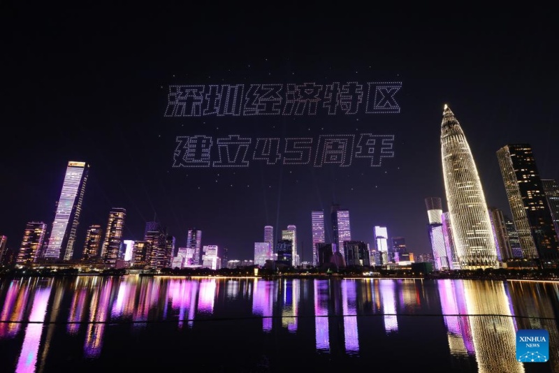 Show de drones marca 45º aniversário de Shenzhen