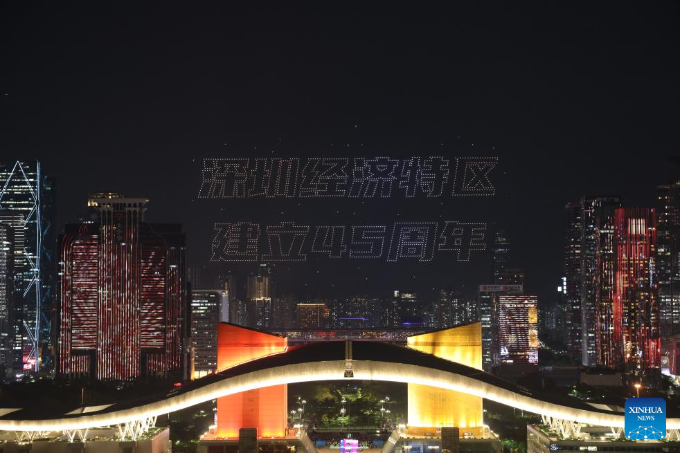 Show de drones marca 45º aniversário de Shenzhen