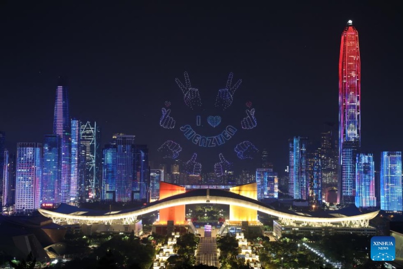 Show de drones marca 45º aniversário de Shenzhen