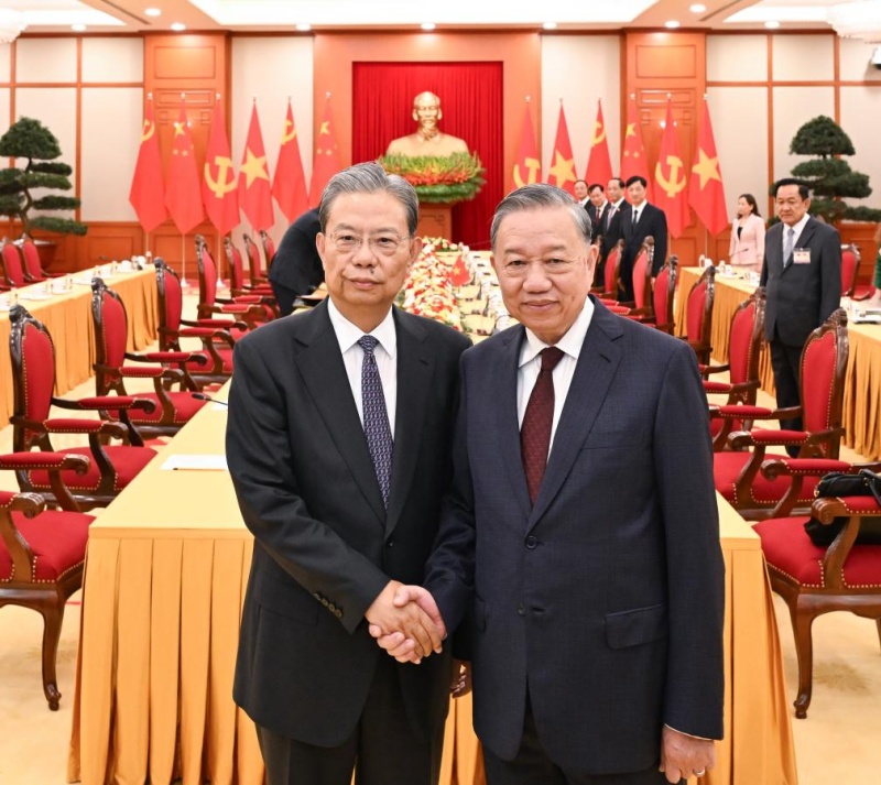 Chefe do Legislativo chinês pede aceleração da construção da comunidade China-Vietnã com futuro compartilhado que carrega significado estratégico