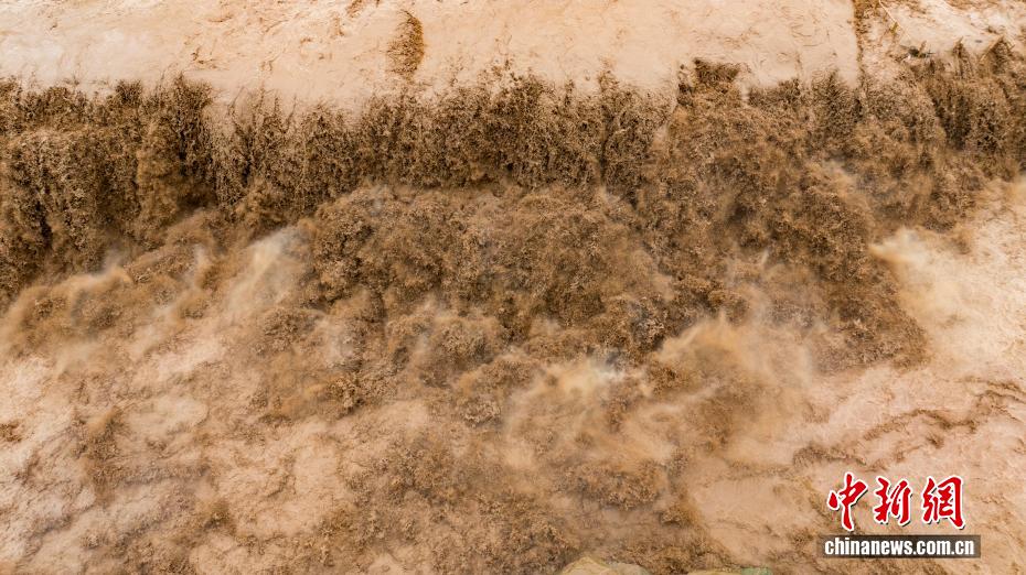 Galeria: Cachoeira Hukou atravessa melhor período de observação