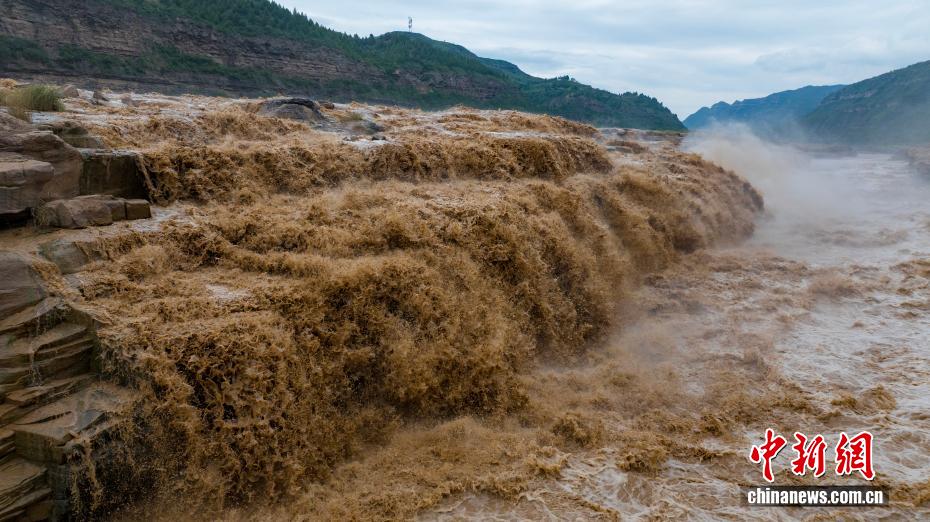 Galeria: Cachoeira Hukou atravessa melhor período de observação