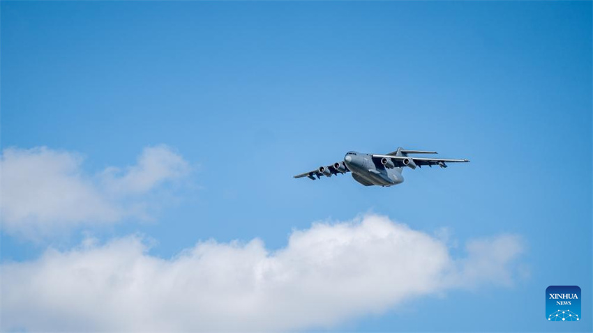 Galeria: exercício para Dia Aberto da aviação de 2025 da Força Aérea do ELP da China e do Show Aéreo de Changchun