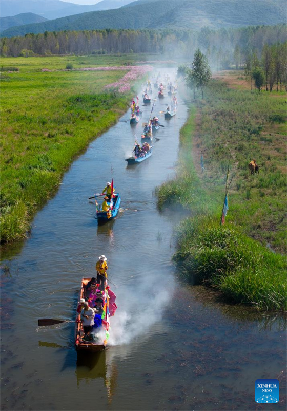 Primeiro festival de circunavegação de montanhas e lagos no Lago Lugu começa em Sichuan, sudoeste da China