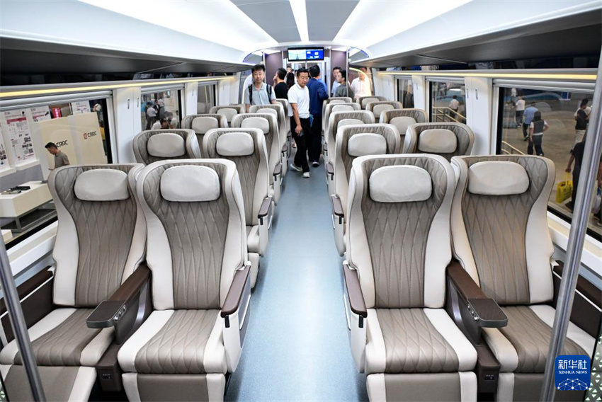 Trem urbano inteligente de padrão chinês estreou em Qingdao e será utilizado na Linha Expressa Beijing-Xiong'an