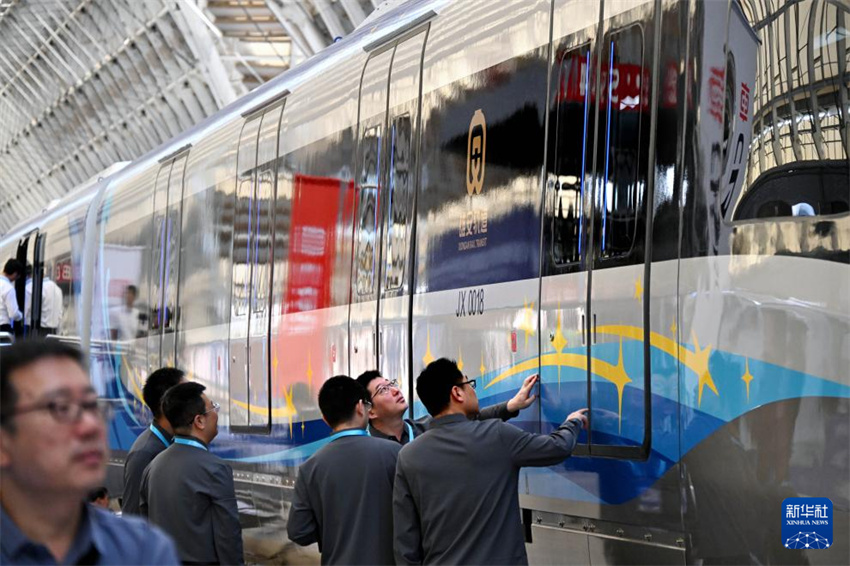 Trem urbano inteligente de padrão chinês estreou em Qingdao e será utilizado na Linha Expressa Beijing-Xiong'an