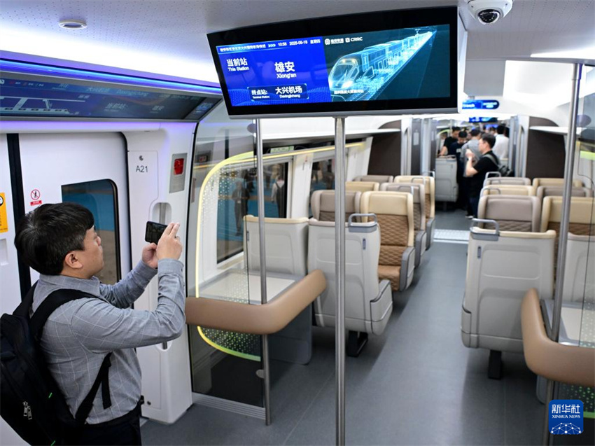 Trem urbano inteligente de padrão chinês estreou em Qingdao e será utilizado na Linha Expressa Beijing-Xiong'an