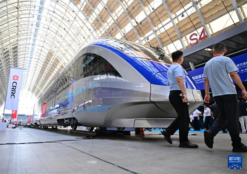Trem urbano inteligente de padrão chinês estreou em Qingdao e será utilizado na Linha Expressa Beijing-Xiong'an
