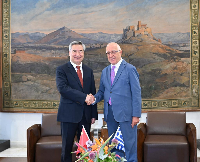 Alto funcionário do PCCh promete aprofundar cooperação ganha-ganha com Grécia