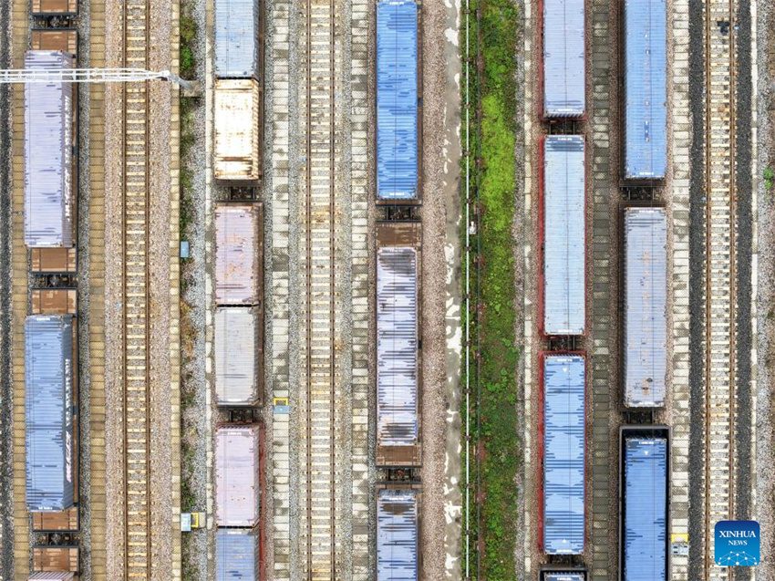 Ferrovia China-Laos movimenta mais de 67 milhões de toneladas de carga