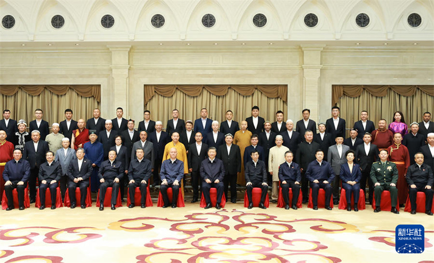 Xi Jinping pede esforços concertados para melhor construir uma bela Xinjiang