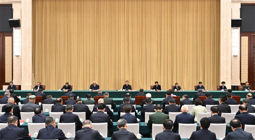 Xi Jinping enfatiza construção de Xinjiang moderna socialista