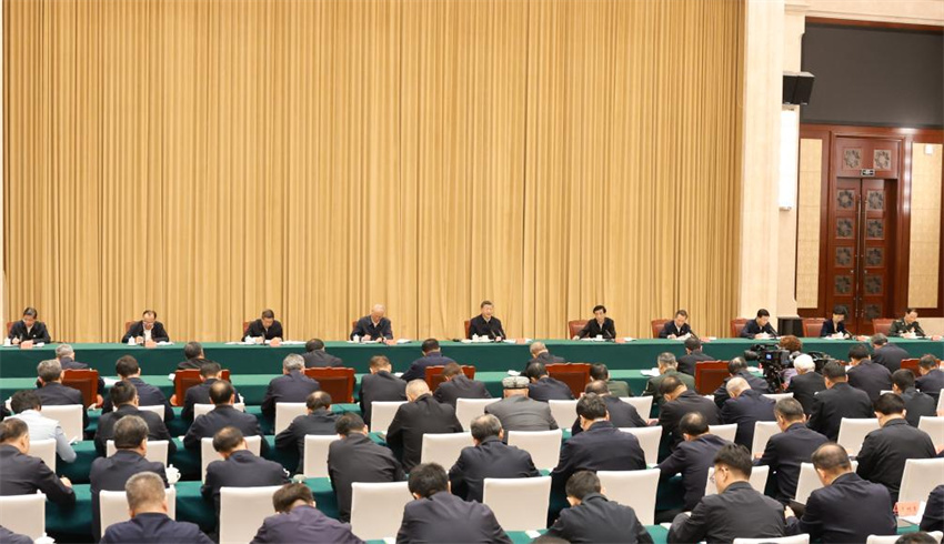 Xi Jinping enfatiza construção de Xinjiang moderna socialista