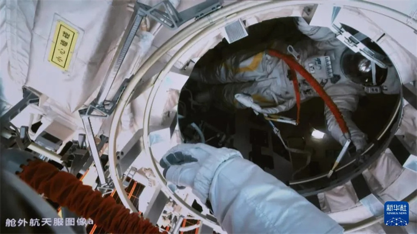 Tripulação da Shenzhou-20 concluiu com sucesso sua quarta atividade extraveicular