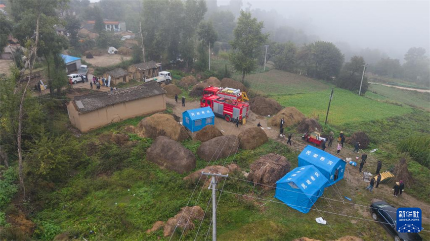 Trabalhos de socorro após terremoto seguem em andamento em Gansu