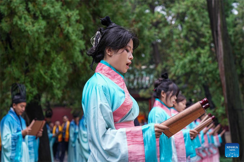 China celebra 2.576º aniversário do nascimento de Confúcio