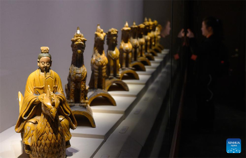 Exposição celebra centenário da fundação do Museu do Palácio em Beijing