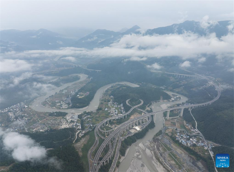 China: via expressa liga Vale de Jiuzhai a patrimônio da UNESCO